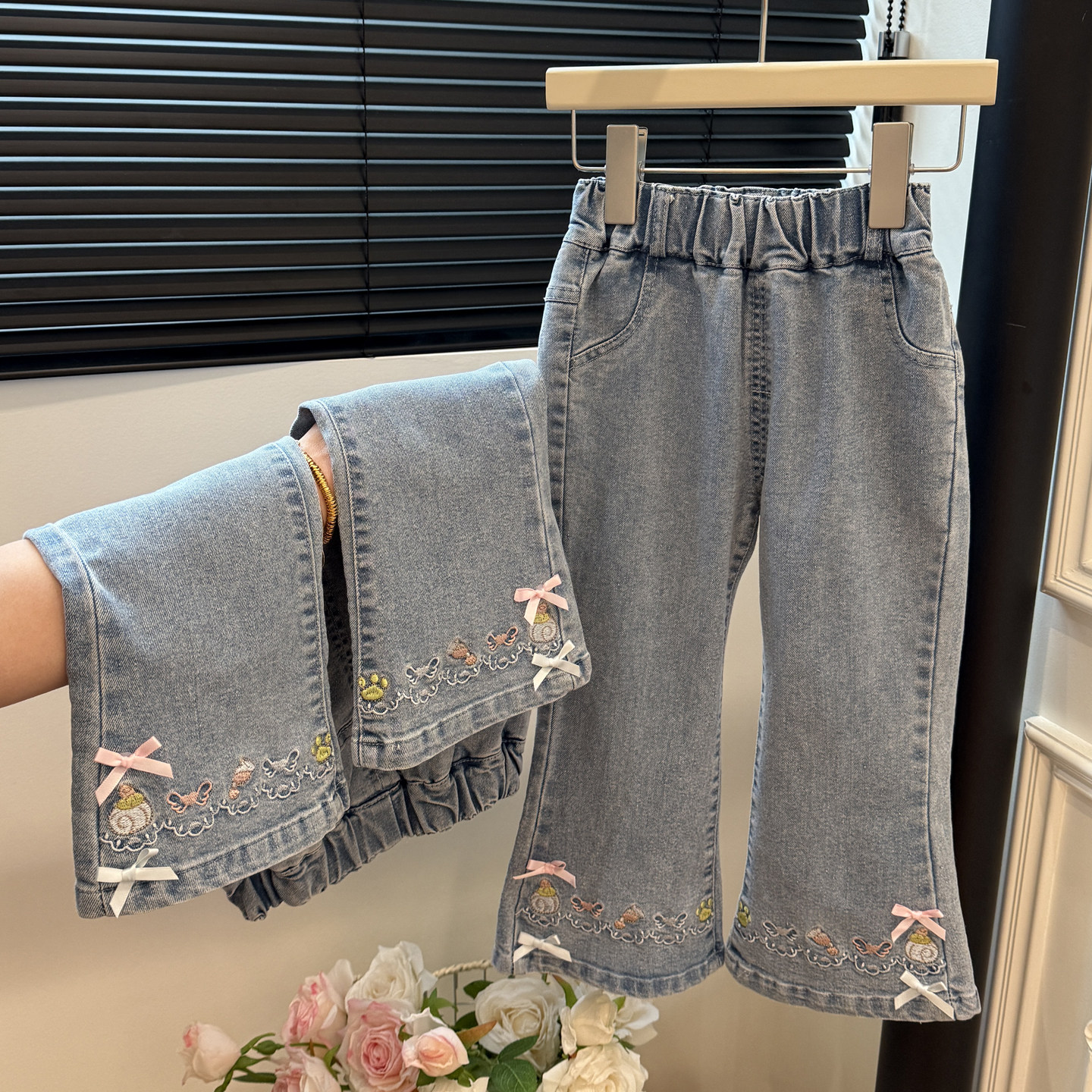 新款女童秋款百搭卡通刺绣蝴蝶结牛仔裤女宝宝韩版休闲时尚童装潮,童装/婴儿装/亲子装,儿童牛仔裤,淘宝优惠券,粉丝福利购,淘宝优惠卷
