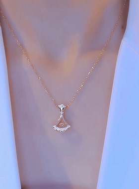 钛钢锁骨链女灵动小裙子不掉色