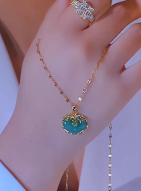 白色祥云吊坠项链女轻奢气质