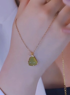 国风绿色小苹果项链女2025新款爆款不离不弃轻奢气质不掉色锁骨链
