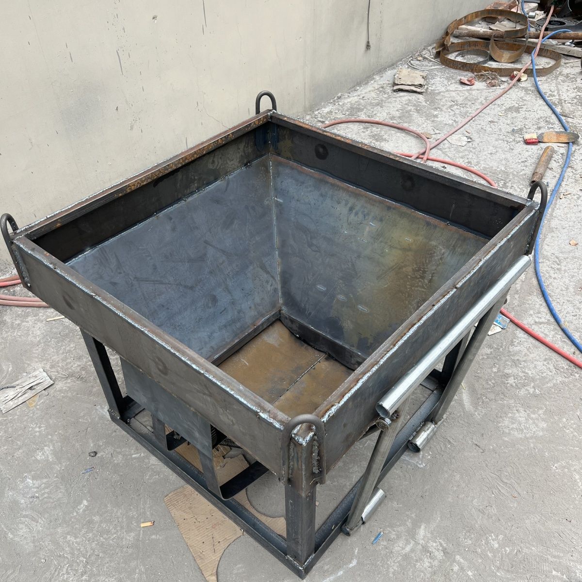 工地齿轮吊料斗建筑塔子