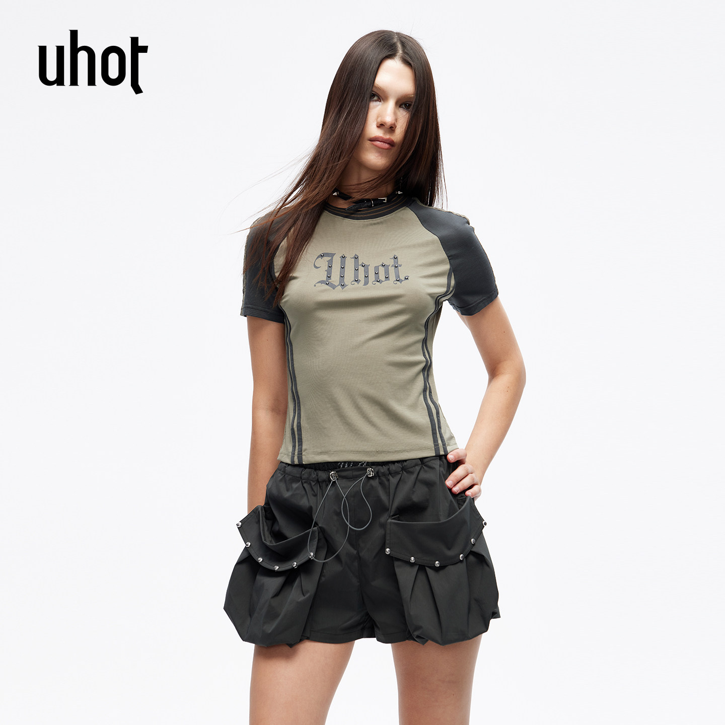 uhot/诱货26夏军绿撞色插肩袖t恤女哥特式字母烫钻印花 UWLR2T433