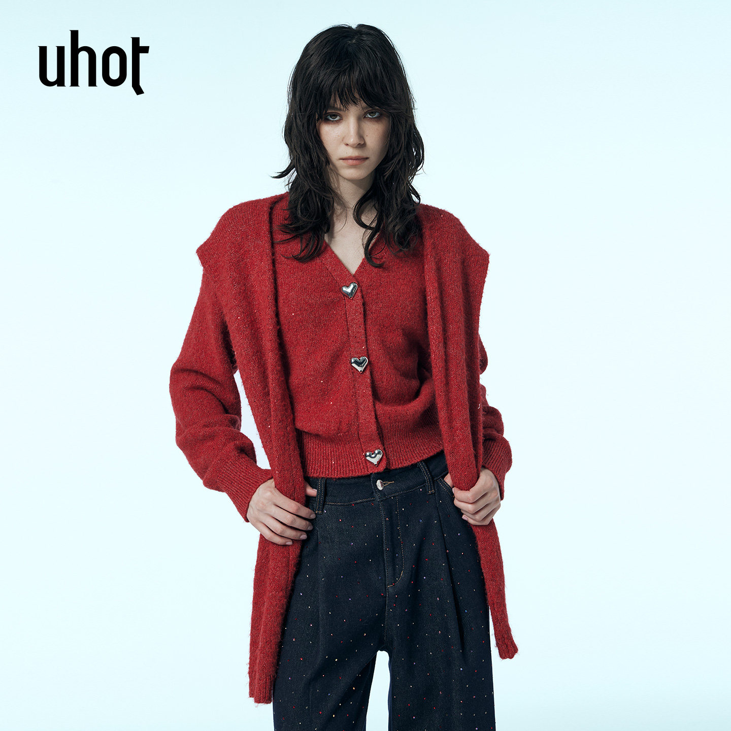 uhot/诱货红色V领披肩针织衫女心形金属扣装饰甜美减龄 UWWW6Z401