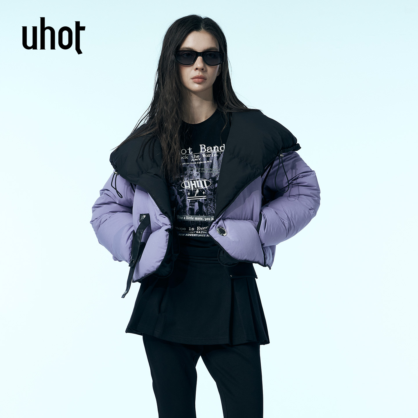 紫黑色短款连帽鹅绒上衣