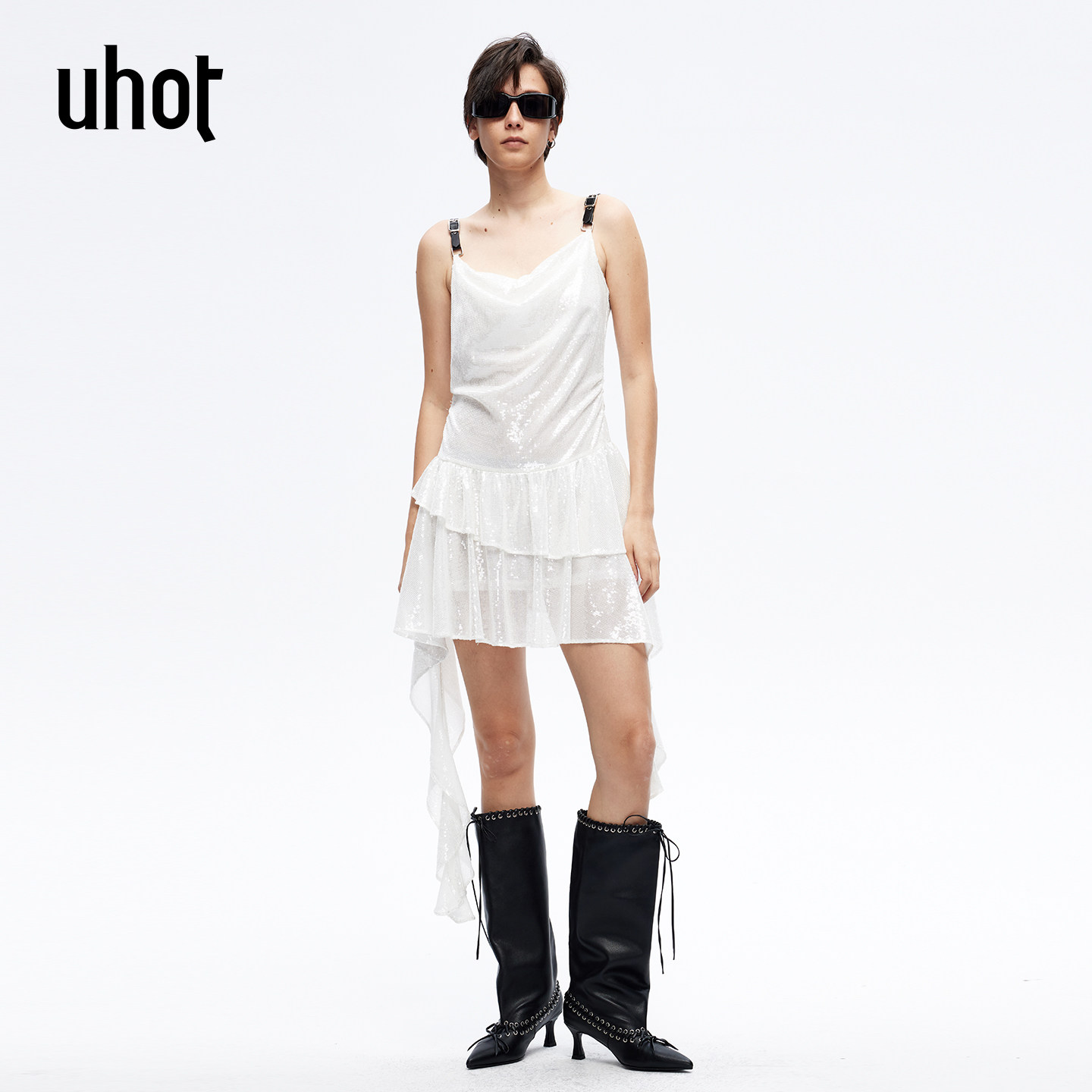 uhot/诱货26春白色不对称吊带连衣裙女优雅珠片流光穿搭UWLS1L220,女装/女士精品,连衣裙,淘宝优惠券,粉丝福利购,淘宝优惠卷