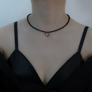 黑色水晶串珠项链女猫眼石猫咪吊坠小众设计感高级锁骨链春秋颈链