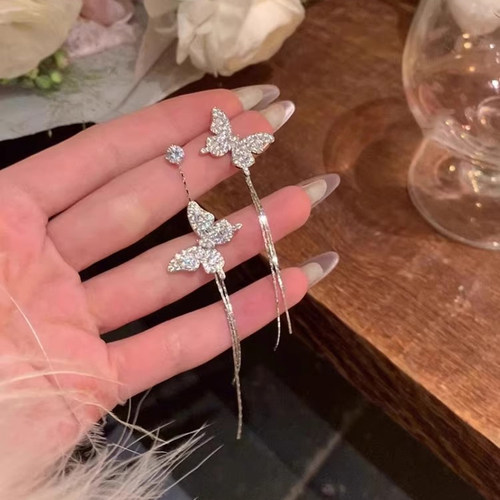 伊灿长款流苏满钻蝴蝶耳钉女