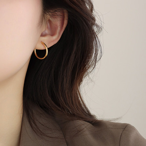 复古金色素圈耳环2025新款爆款小众设计高级纯银耳圈气质圈圈耳饰