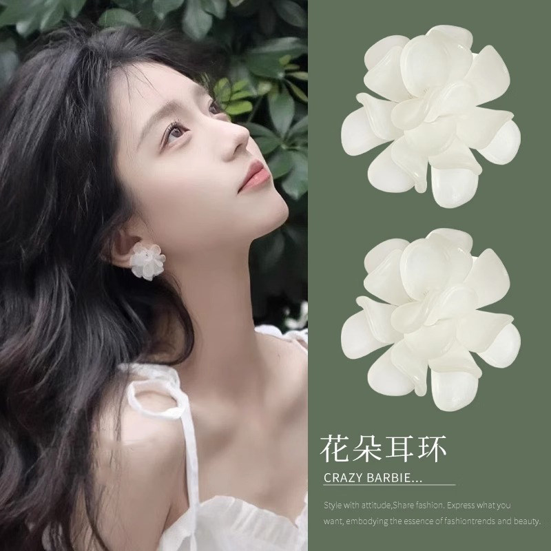 时尚白色山茶花朵耳环女小众设计感高级耳钉纯银针轻奢夏季耳饰女