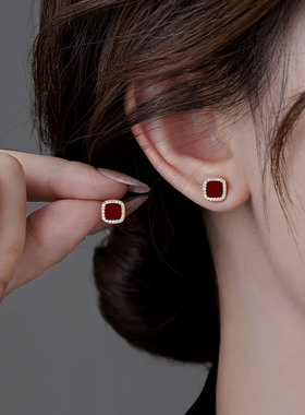 复古酒红色方形耳钉女纯银2025年新款爆款高级感气质耳环百搭耳饰