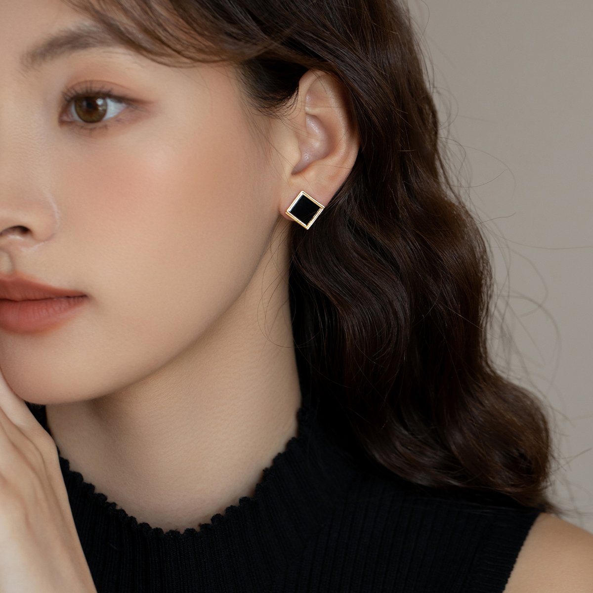 简约黑色方形耳钉女纯银小众设计高级感耳环2025年新款爆款耳环