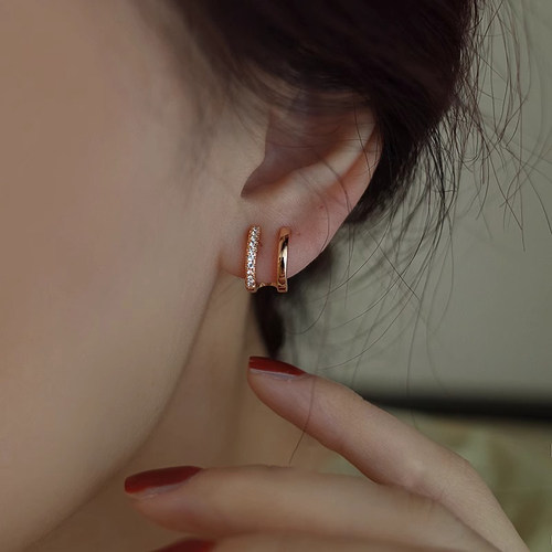 伊灿时尚简约微镶水钻耳环女小众