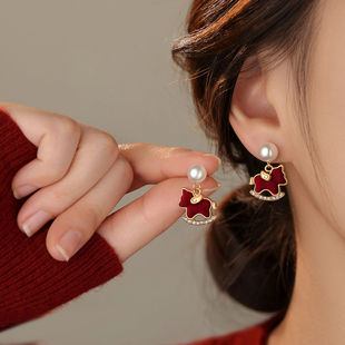 一款两戴酒红色小马珍珠耳钉2026新款爆款高级感耳环纯银针耳饰女