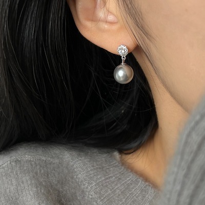 伊灿强光灰色珍珠耳坠女气质