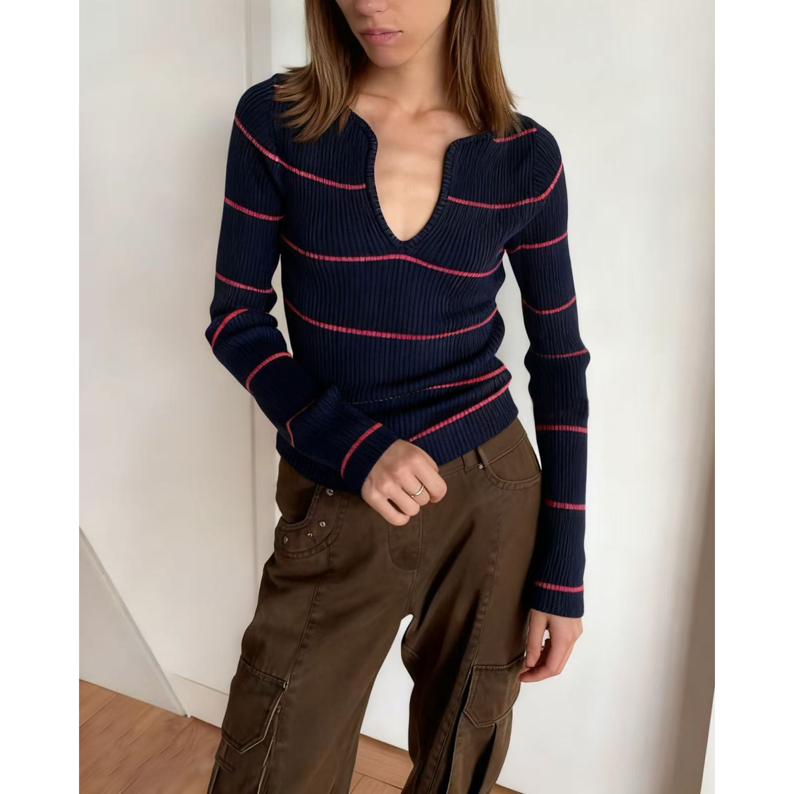 小众V领撞色坑条长袖针织衫