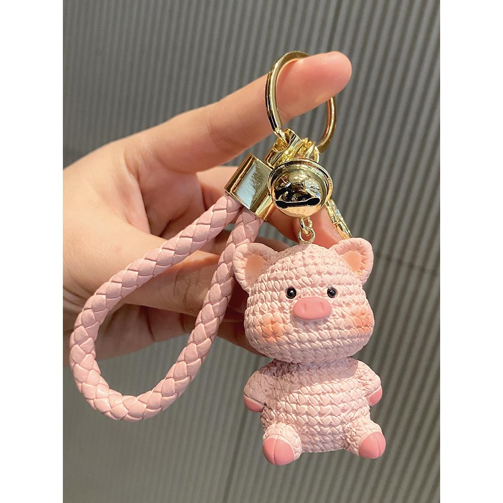 2025年新款萌萌小猪钥匙扣挂件毛线感精致玩偶包包挂饰车钥匙链女