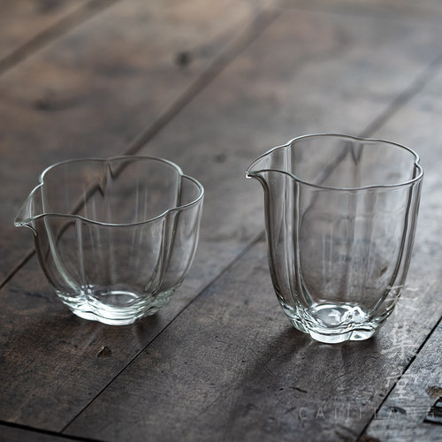 茶人观汤玻透明花口玻璃公道杯