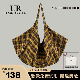 UR新款格纹黄格子复古托特包多功能帆布包包女通勤单肩斜挎双肩包