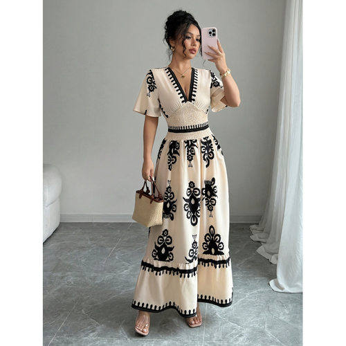 印花V领收腰连衣长裙   Printed V-neck waist cinching dress