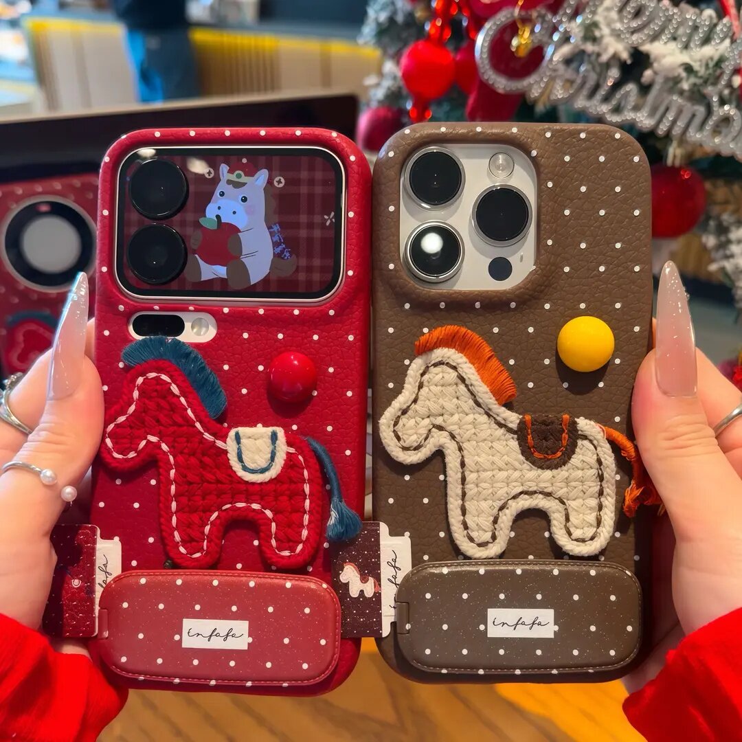 波点刺绣小马支架适用苹果/华为/vivo/oppo/小米红米/荣耀/iqoo手机壳超好看的17promax保护套新年款16/17壳