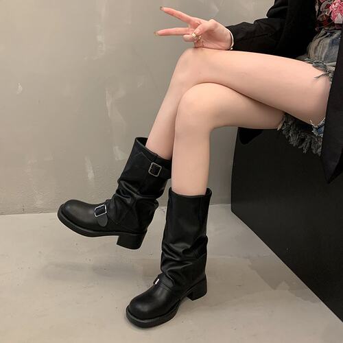 网红西部牛仔骑士靴女2026年新款粗跟复古长筒靴皮带扣帅气马丁靴