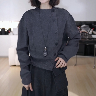 侧扣针织开衫外套女秋冬2025新款大码微胖mm独特宽松显瘦洋气上衣