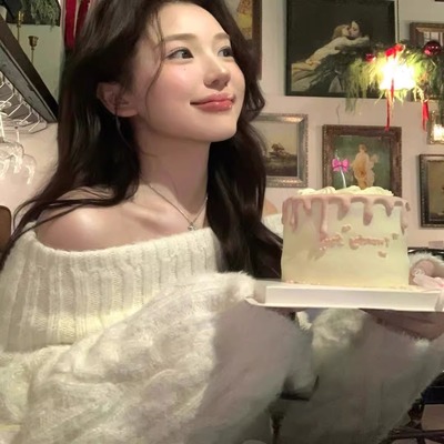 法式高级感白色麻花一字肩毛衣女秋冬温柔纯欲慵懒软糯针织衫上衣