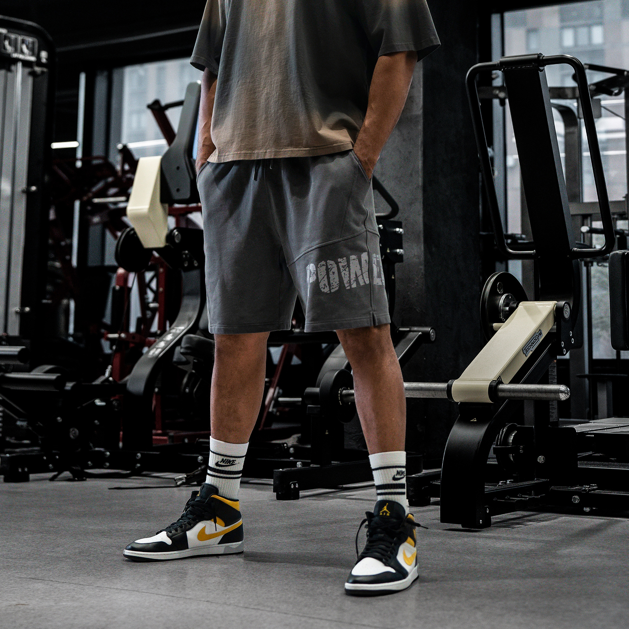 夏季运动短裤宽松透气