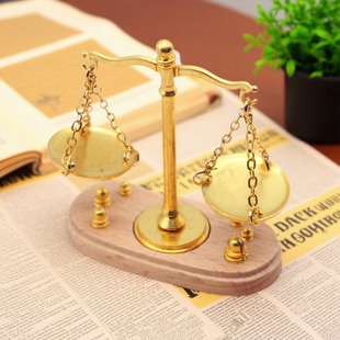 Dollhouse迷你天平秤老式复古怀旧模型摆件1:12娃娃屋配件袖珍diy