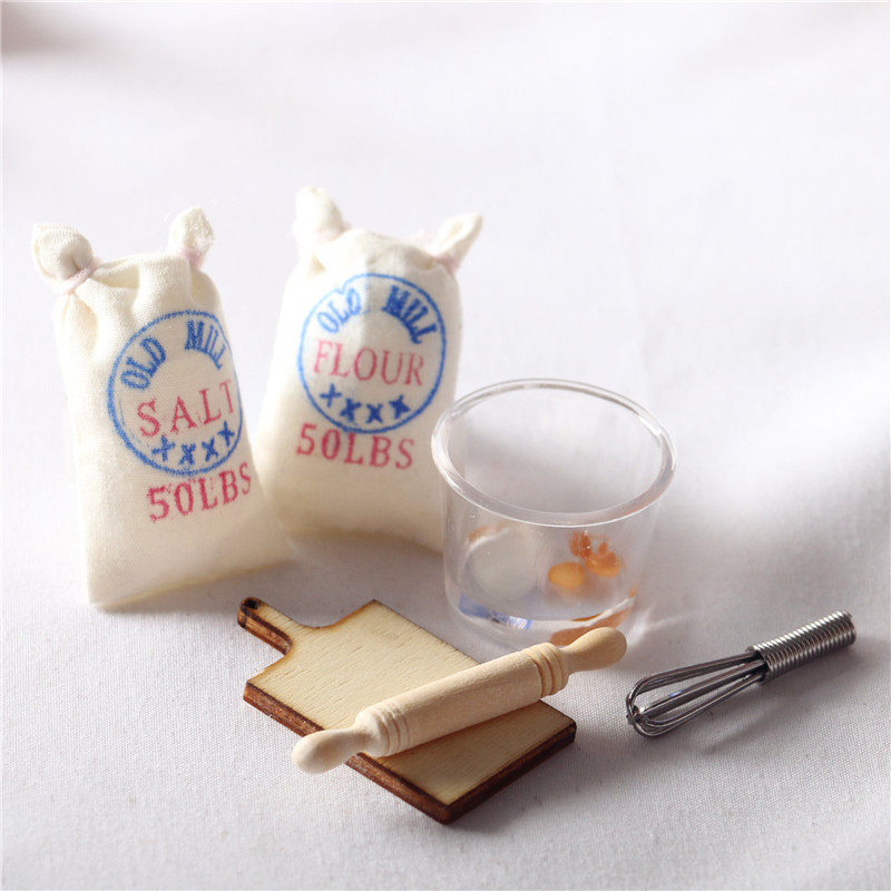 Dollhouse娃娃屋微缩厨房食玩 面粉盐袋打蛋器擀面杖模型拍摄道具