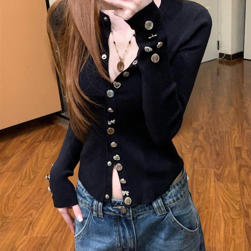 重工纽扣黑色长袖针织开衫女秋季毛衣收腰修身内搭打底衫纯欲上衣