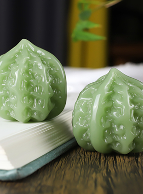 天然新疆和田玉核桃手把件健身球籽料实心手球把玩件摆件一对