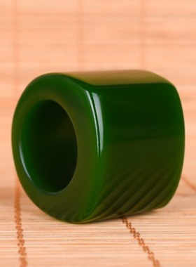 正品天然新疆和田碧玉扳指 戒指 和田玉菠菜绿碧玉满绿扳指 指环