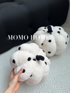 MOMO 波点南瓜抱枕沙发靠垫毛绒南瓜玩偶 小红书 ins北欧轻奢风格