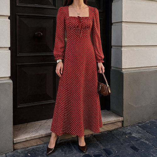 Square neck polka dot long sleeved dress方领波点长袖连衣裙