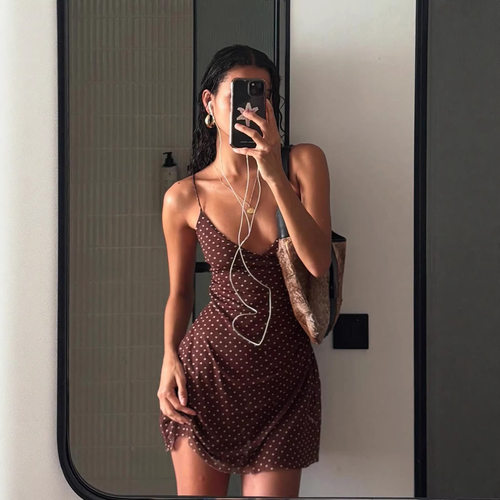 无袖收腰女士连衣裙 Sleeveless waist cinched women's dress