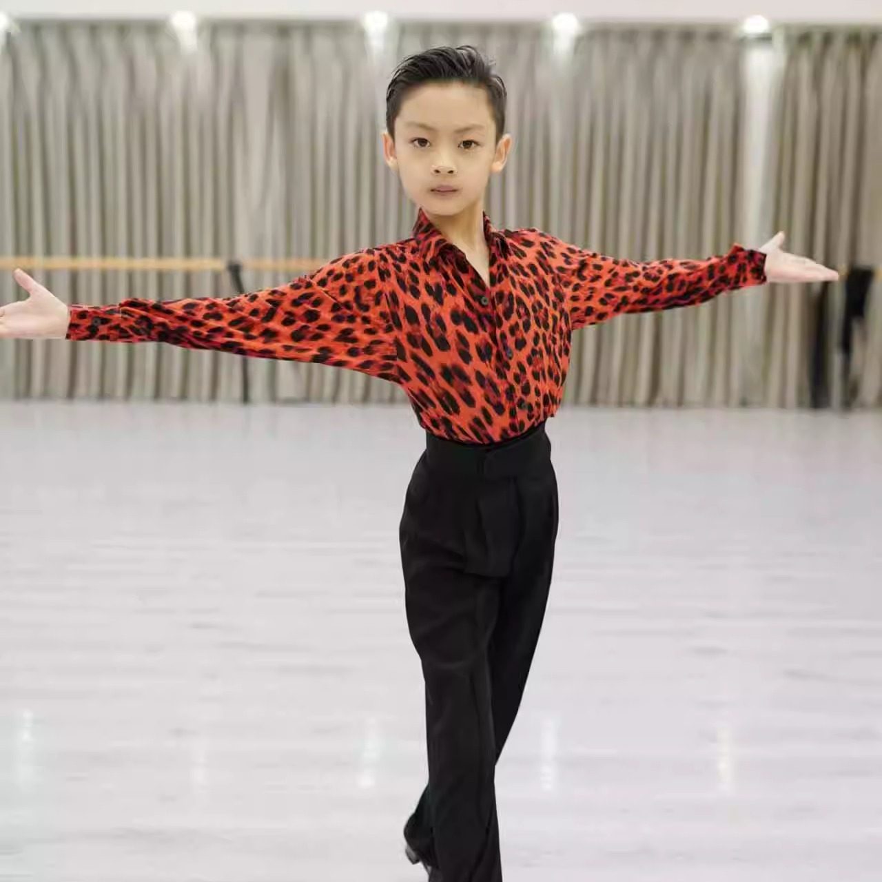 solo舞服拉丁舞男款练功服专业表演训练服量身定制款上衣