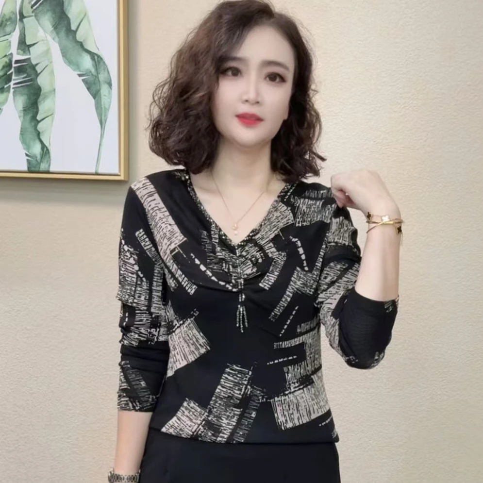 早秋时尚V领钉珠少女风长袖T恤女