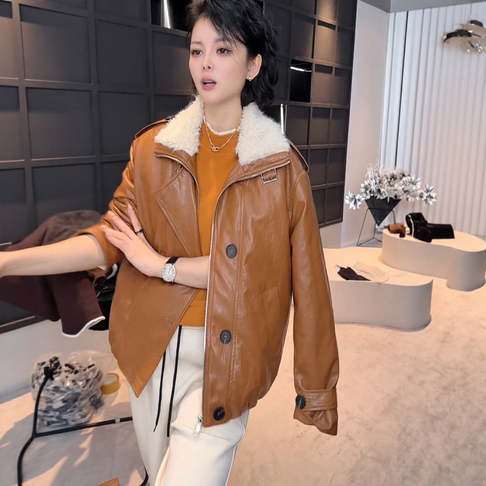 冬季新款羊羔毛翻领气质皮衣外套