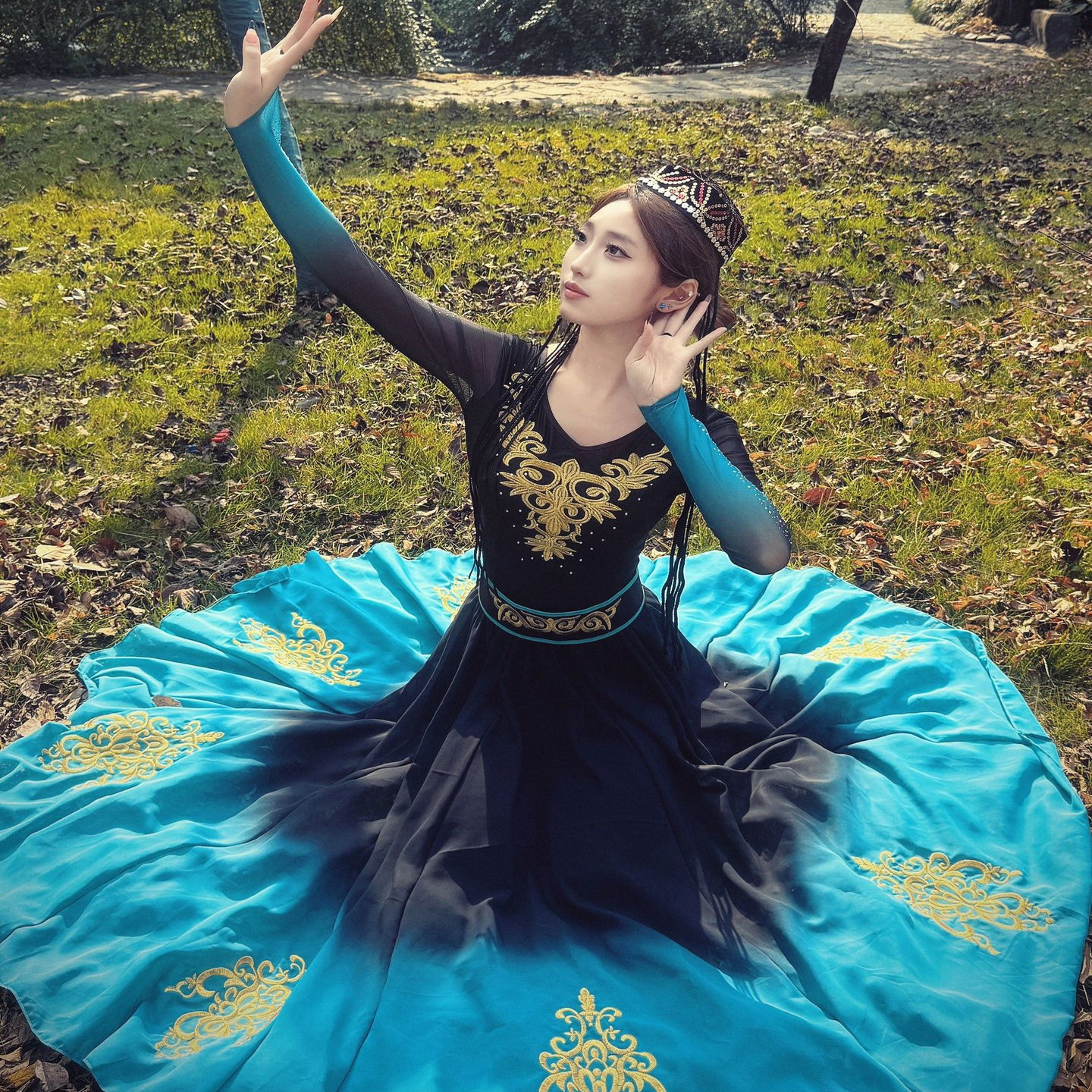 新疆舞蹈演出服维族舞蹈服维吾族舞服装维吾尔族大裙摆剧目服艺考