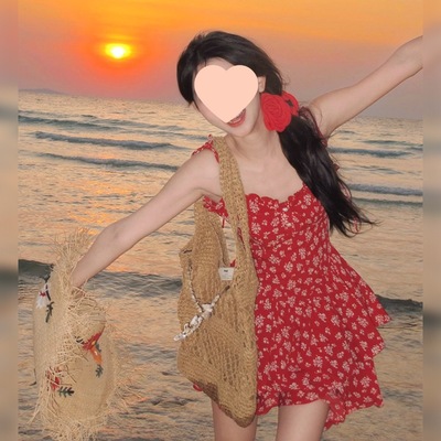海边度假红色吊带碎花连衣裙子女小个子夏季2025新款三亚旅游沙滩