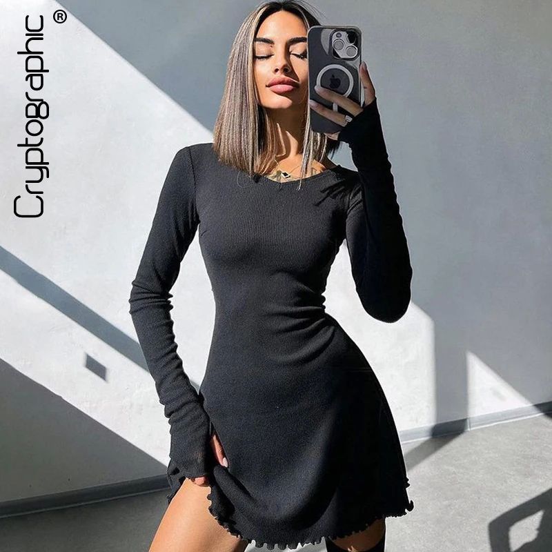 Round neck back strap waist cinching dress圆领后背绑带连衣裙