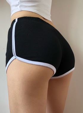 Elastic waist loose fitting sports shorts松紧腰宽松运动短裤