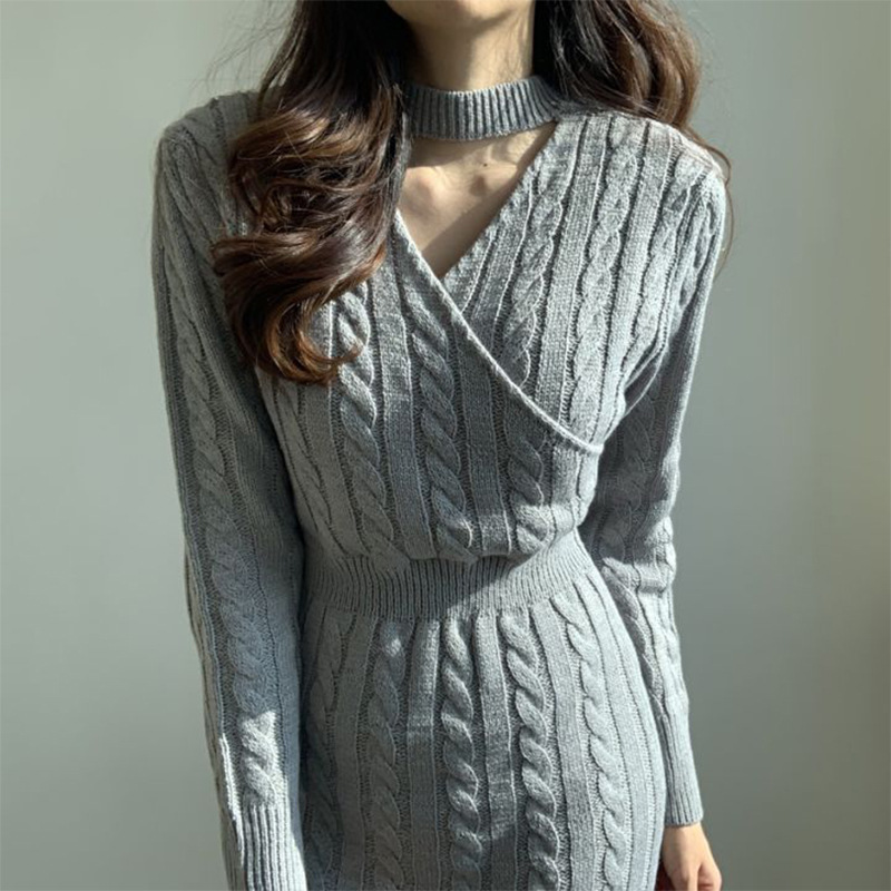 Round neck long sleeved slit sweater dress圆领长袖开叉连衣裙