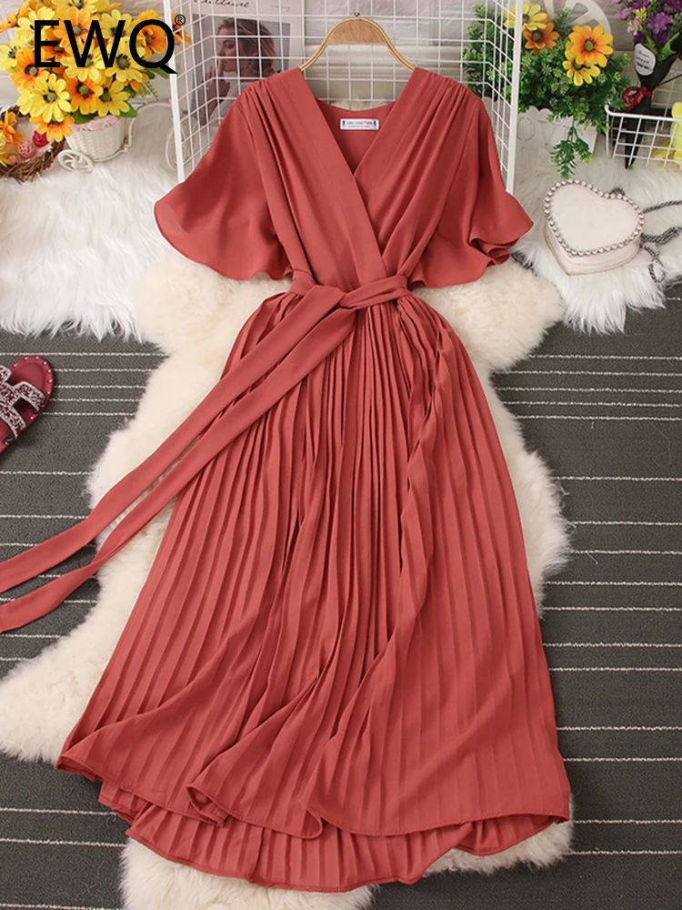 Waist tied short sleeved pleated long dress 收腰系带短袖长裙