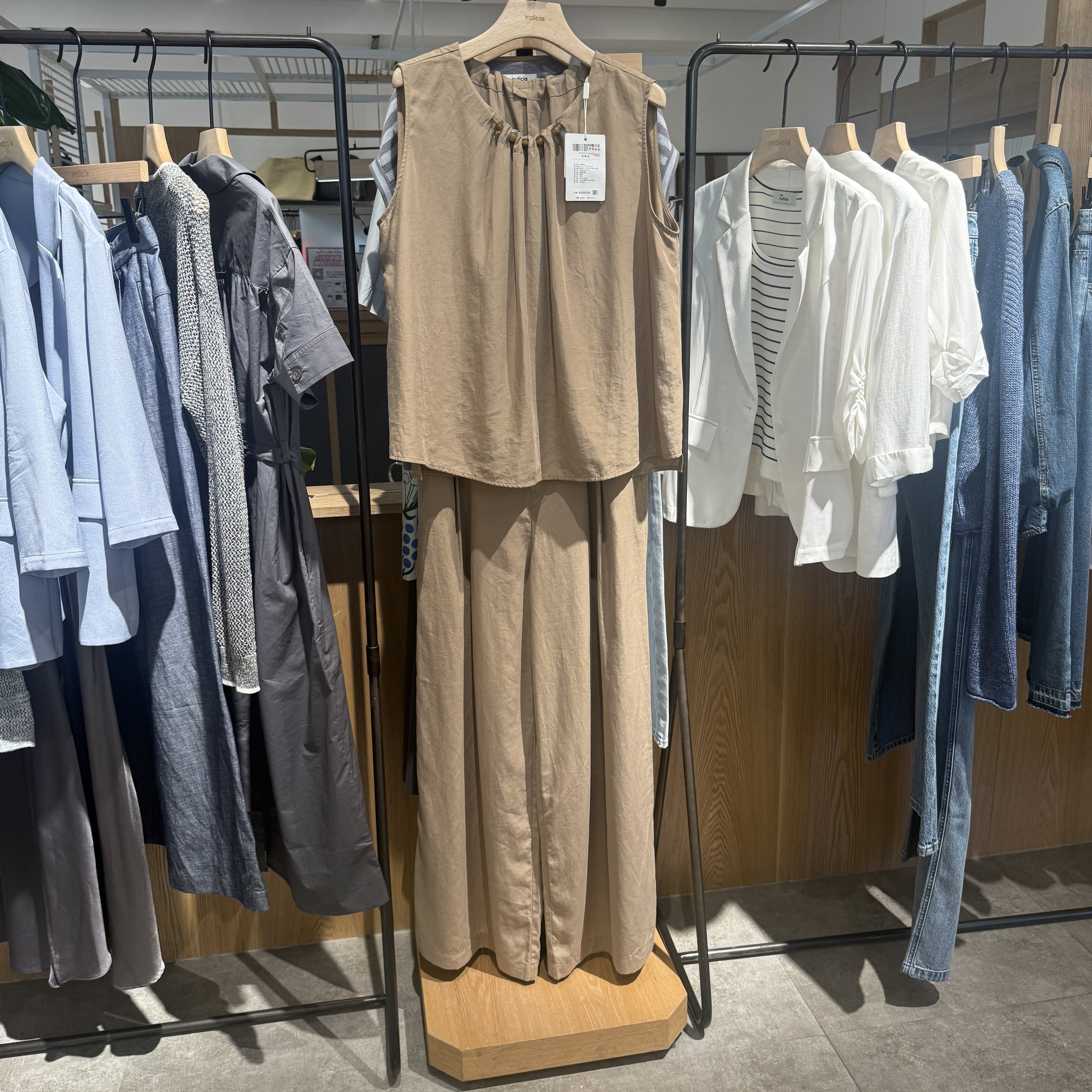 indiciaF2B5TZ214C-1专柜正品标记天丝慵懒休闲无袖套装吊牌1089