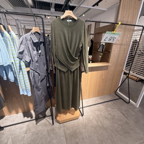 indiciaF2C5TZ420C专柜正品标记女装新收腰长袖连衣裙吊牌1589