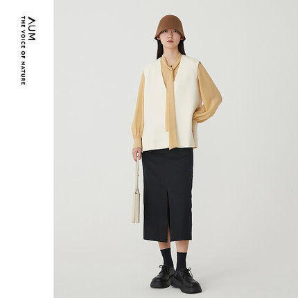 【会员价714元】AUM噢姆冬季黑色优雅A字型开叉直筒半裙