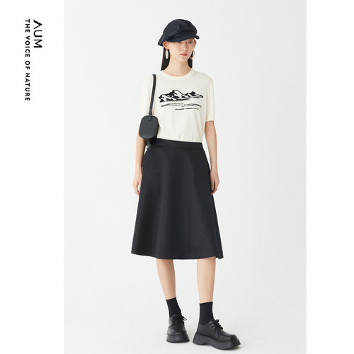 AUM噢姆宽松廓形设计感质感黑色短A字半身裙女