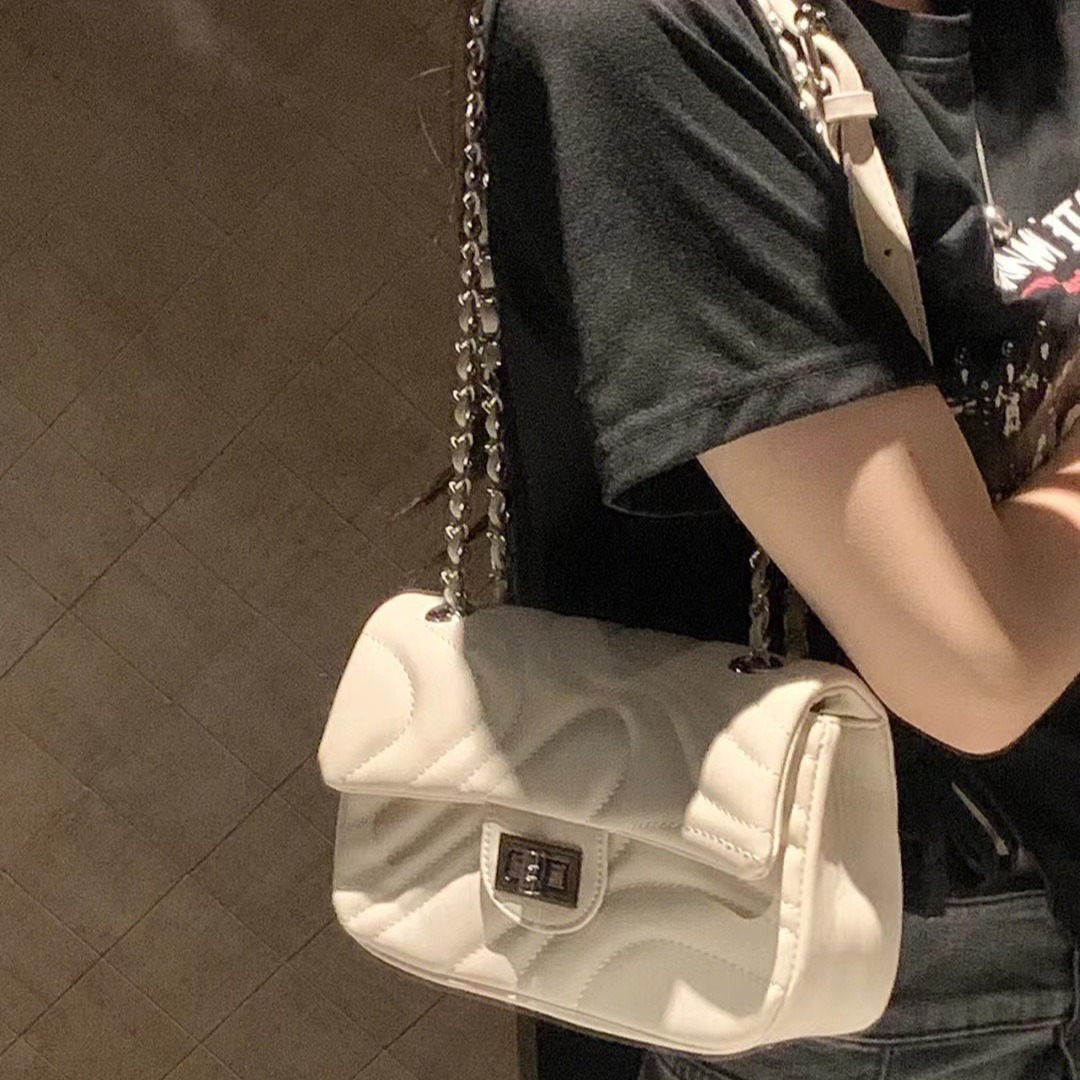 小众ins高级感包包小香风绣线锁扣链条包时尚百搭单肩斜挎包女